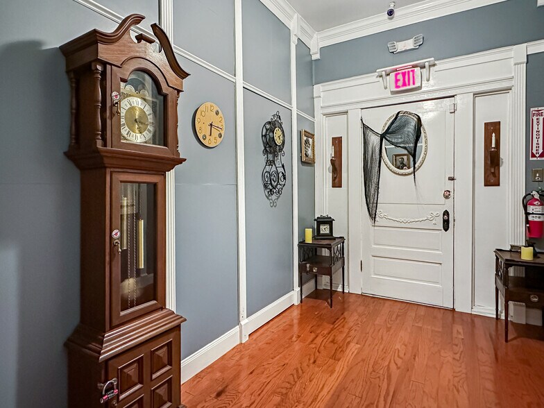 More Photos Of 1505 S Hwy 95A, Cantonment Freestanding For Sale