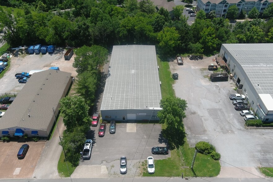 More Photos Of 209 Century Ct, Franklin Distribution For Lease