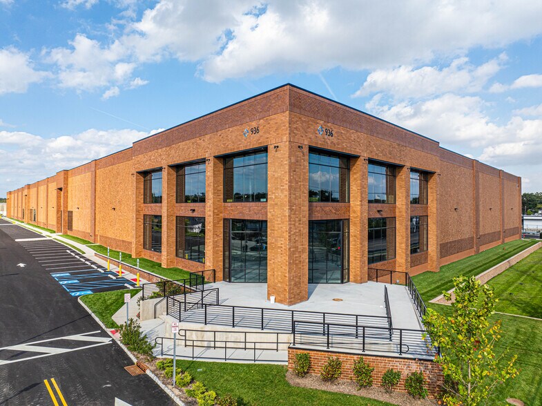 More Photos Of 936 Harrison Ave, Kearny Distribution For Lease