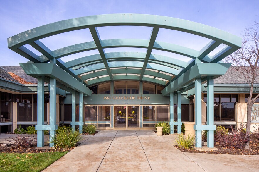 More Photos Of 1561 Creekside Dr, Folsom Medical For Lease