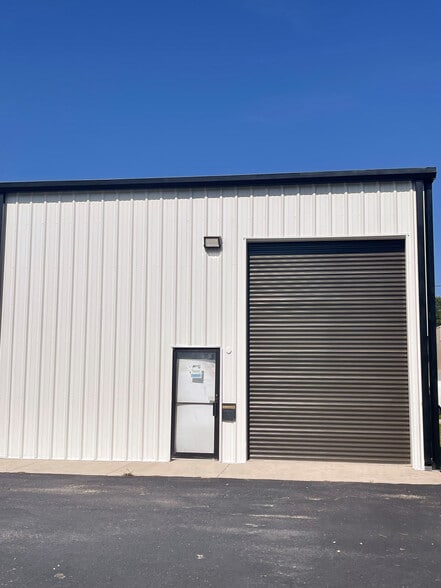 More Photos Of 208 14th St N, Saint Petersburg Warehouse For Lease