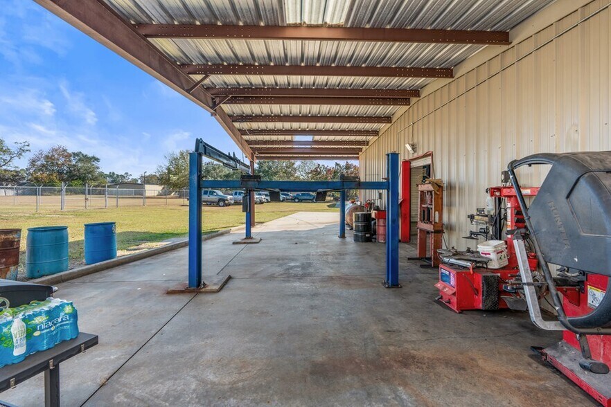 More Photos Of 432 Connell Rd, Valdosta Service For Sale