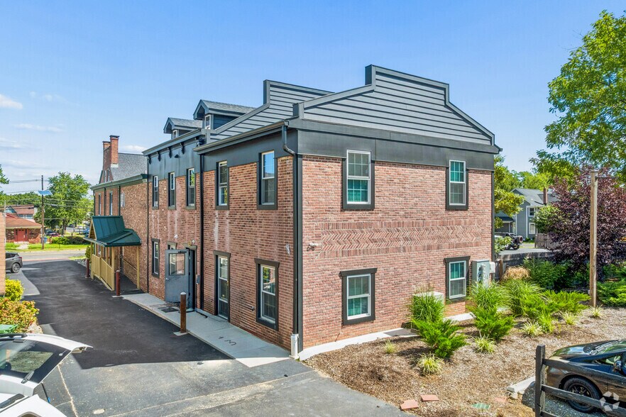 More Photos Of 39 E Main St, Marlton Office Residential For Lease