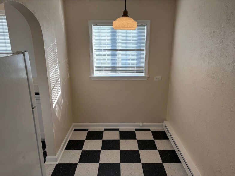 More Photos Of 2010 SE Sherman St, Portland Apartments For Sale