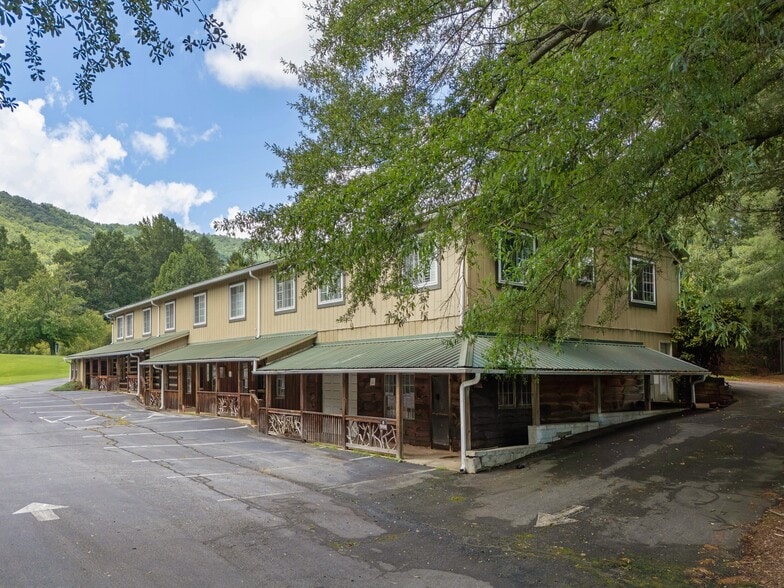 More Photos Of 8826 Boylston Hwy, Mills River Flex For Sale