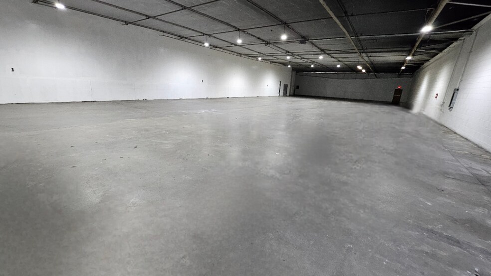 More Photos Of 1100 E 16th St, Los Angeles Warehouse For Lease