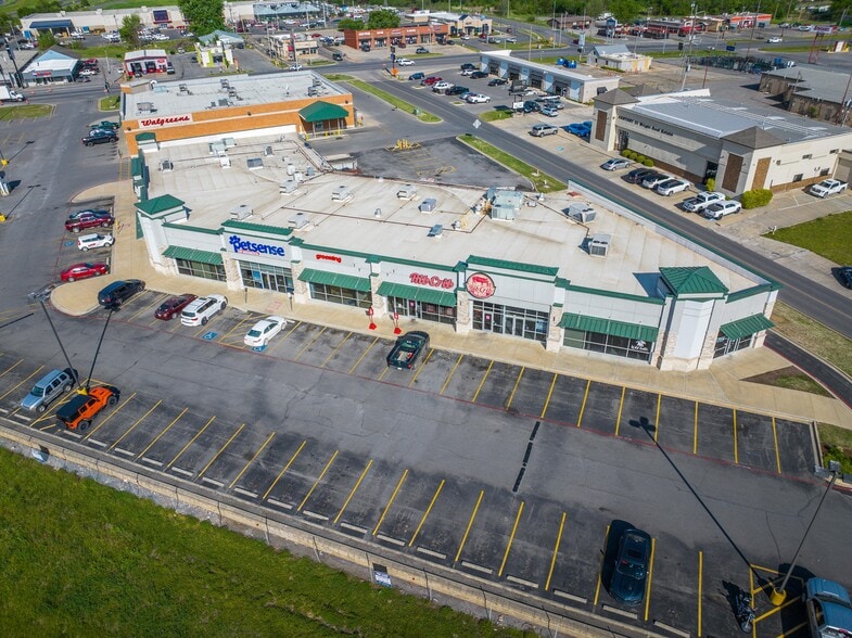 More Photos Of 1909-1941 S Muskogee St, Tahlequah Unknown For Lease