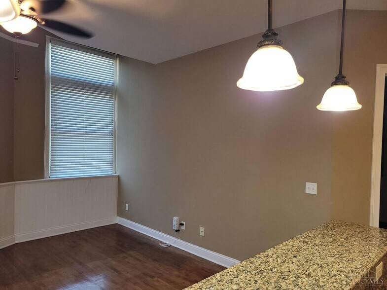 More Photos Of 255 Warner St, Cincinnati Apartments For Sale