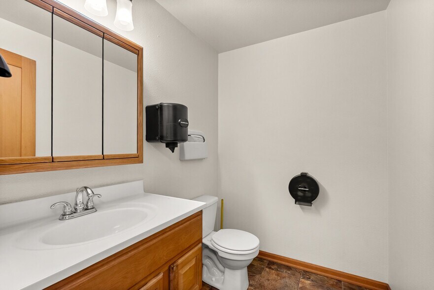 More Photos Of 281 Hamilton Rd N, Chehalis Warehouse For Sale