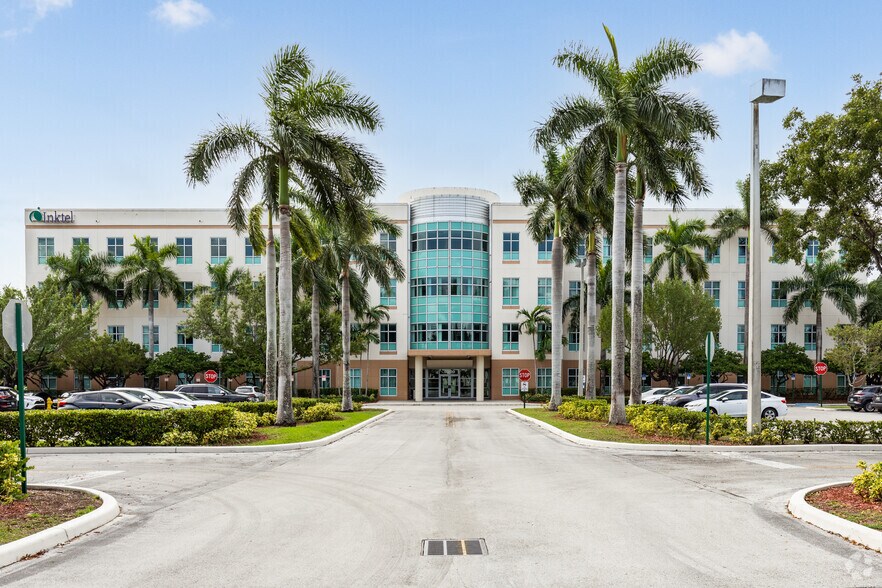 Primary Photo Of 8200 NW 33rd St, Doral Office For Lease