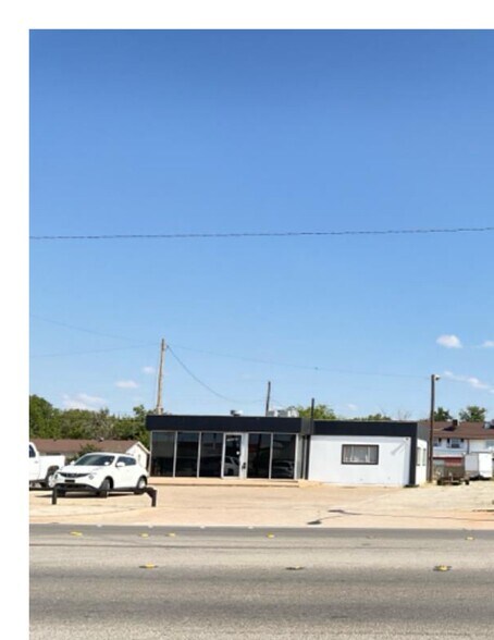 Primary Photo Of 4550 N 1st St, Abilene Auto Dealership For Lease