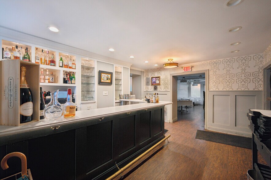 More Photos Of 7402 Germantown Ave, Philadelphia Restaurant For Lease