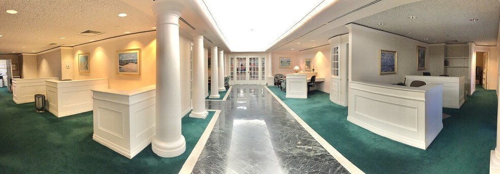 More Photos Of 200 Nokomis Ave S, Venice Office For Lease