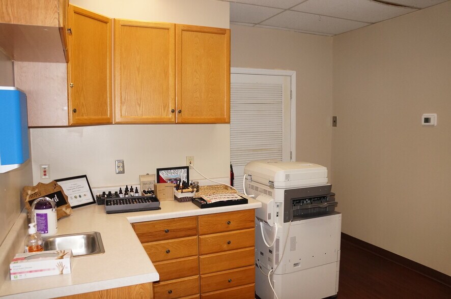 More Photos Of 1011-1025 W Fort Williams St, Sylacauga Office For Lease
