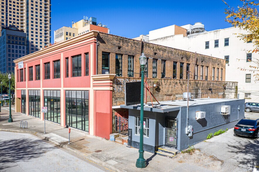 More Photos Of 421 Fannin St, Houston Office For Sale