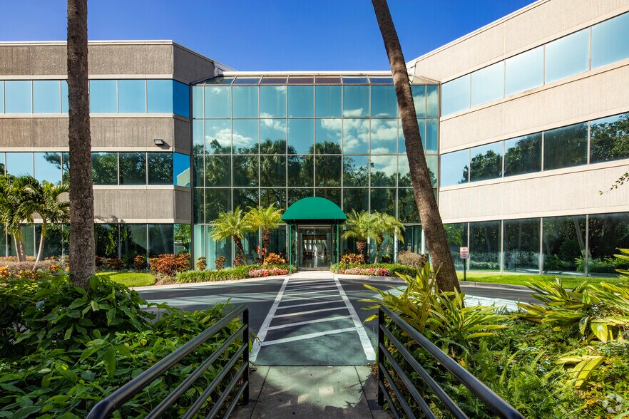 More Photos Of 5404 Cypress Center Dr, Tampa Unknown For Lease