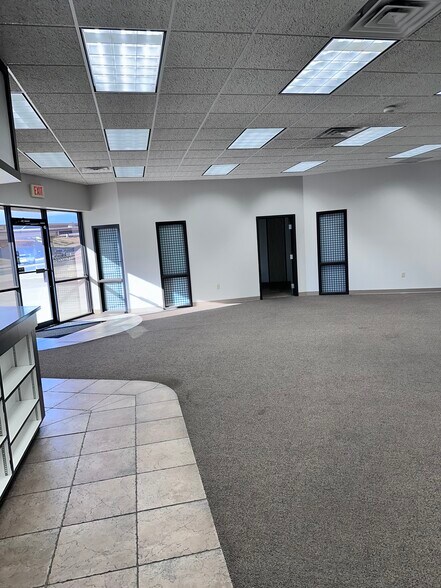 More Photos Of 4809 W Loop 289, Lubbock Warehouse For Lease