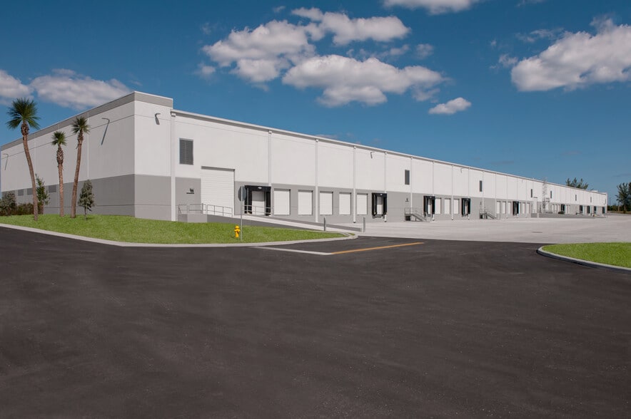 More Photos Of 701 Boutwell Rd, Lake Worth Unknown For Lease