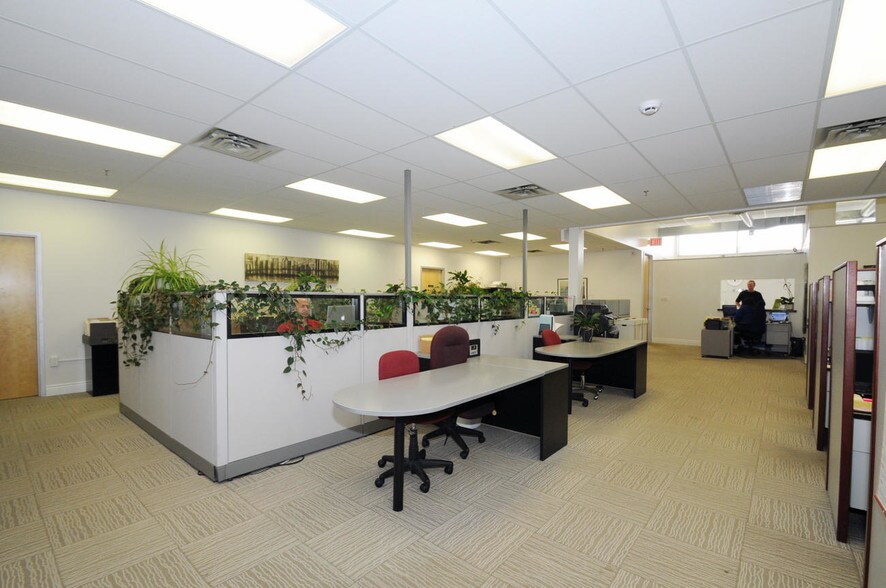 More Photos Of 64 Prince Andrew Pl, Toronto Warehouse For Lease