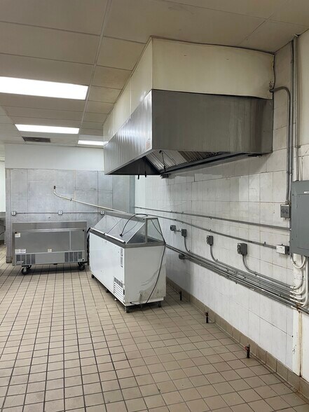 More Photos Of 133 N Main St, Lake Elsinore Storefront For Sale