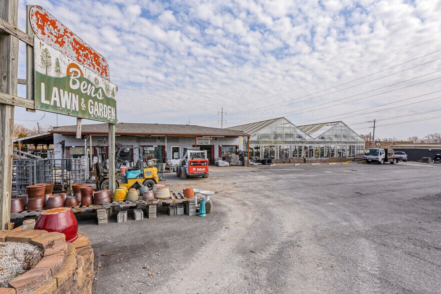 More Photos Of , Blue Springs Unknown For Sale