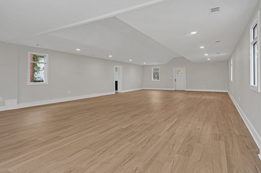 More Photos Of 709 Hart Ln, Nashville Office For Sale