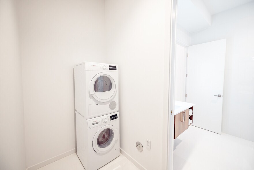 More Photos Of 400 S Old Woodward Ave, Birmingham Apartments For Sale