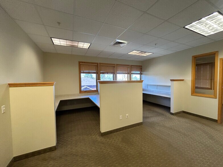 More Photos Of 525 SW Umatilla St, Redmond Office For Sale