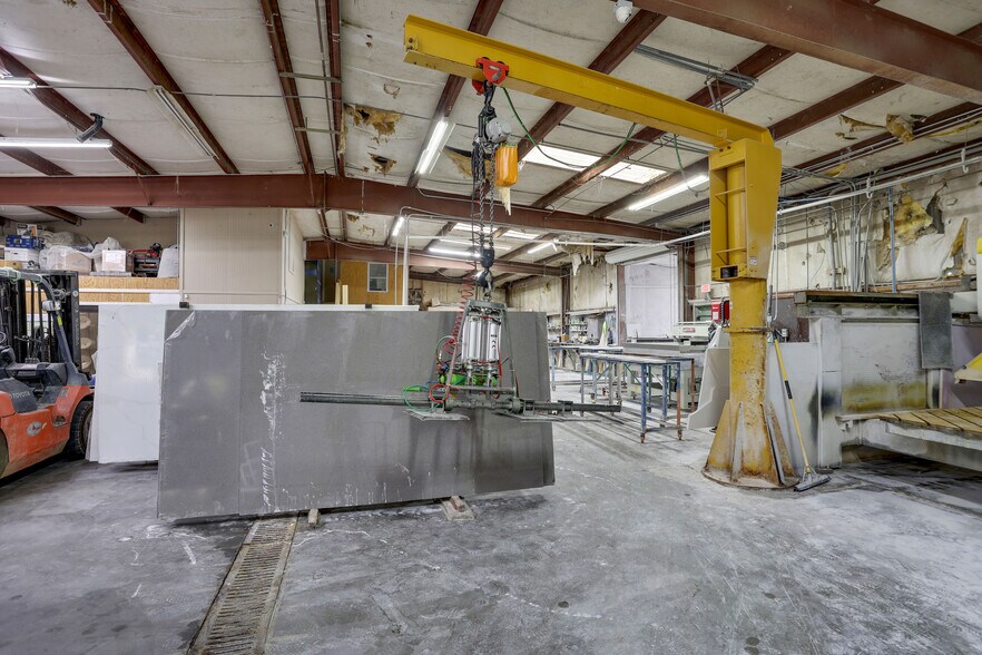 More Photos Of 1385 English St NW, Atlanta Warehouse For Sale