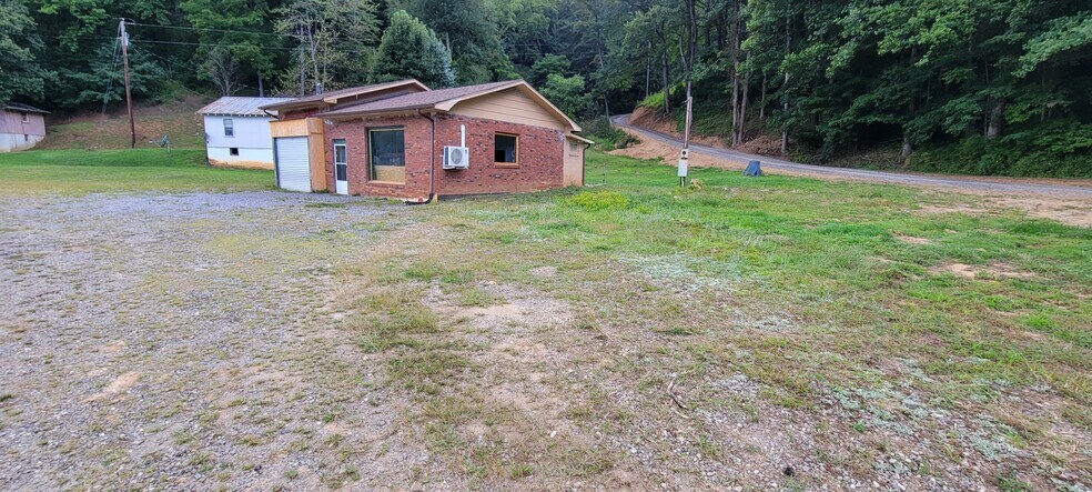 More Photos Of 17984 Great Smoky Mountain Expy, Waynesville Specialty For Lease