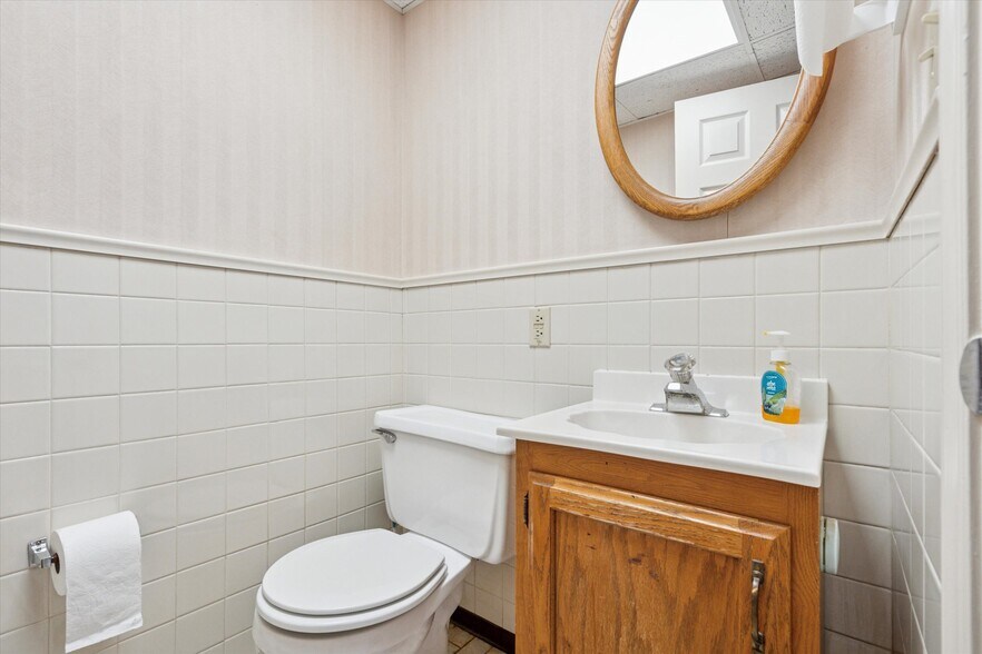 More Photos Of 97 Wood St, Bristol Office For Sale