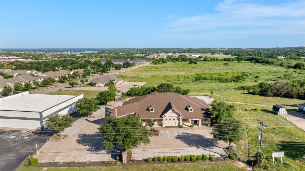 More Photos Of 1305 Paluxy Rd, Granbury Medical For Sale