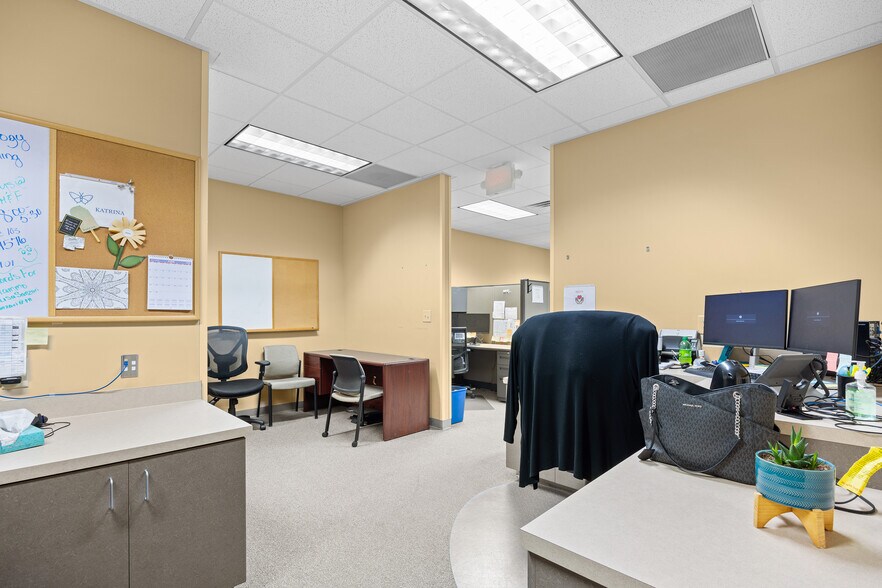 More Photos Of 160 Willbrook Blvd, Pawleys Island Office For Lease