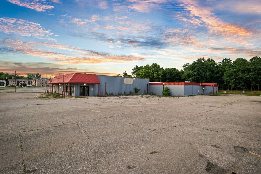 More Photos Of 425 Camden Rd, Huntington Drugstore For Sale