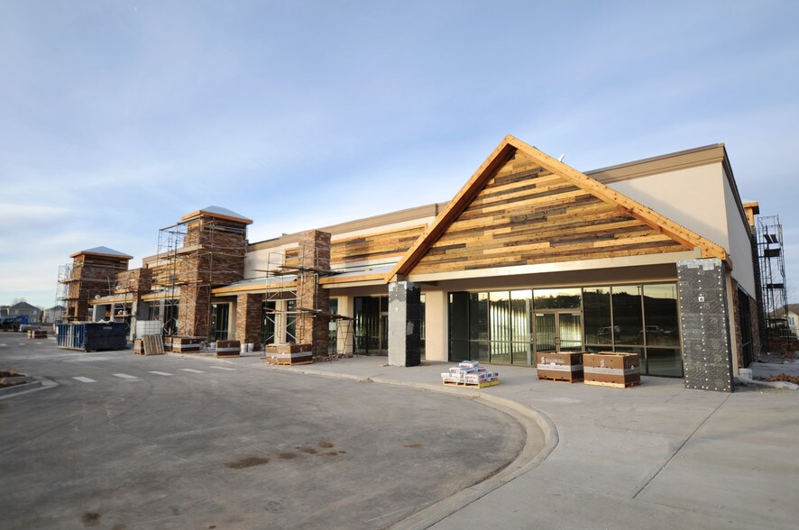 Primary Photo Of 19523 Hess Rd, Parker Restaurant For Lease