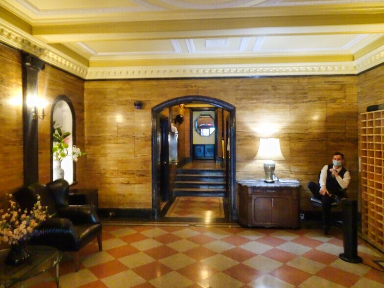 More Photos Of 242 E 72nd St, New York Apartments For Lease