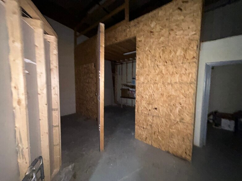 More Photos Of 198 George St, Beckley Research And Development For Sale