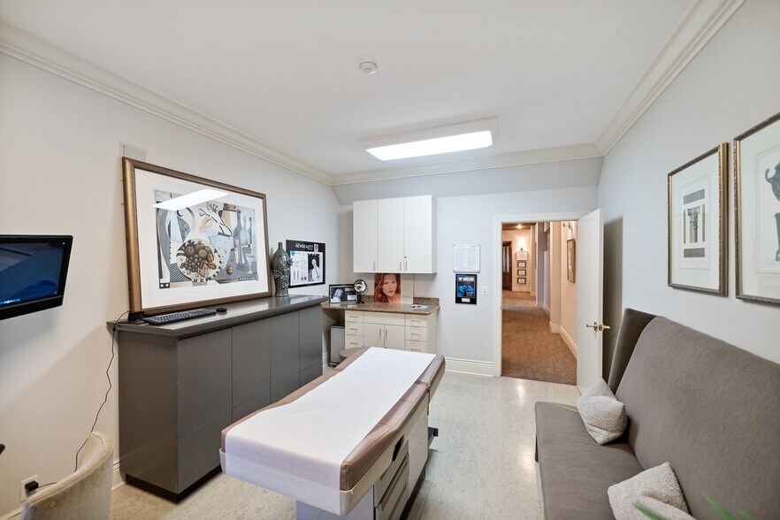 More Photos Of 599 Sir Francis Drake Blvd, Greenbrae Medical For Lease