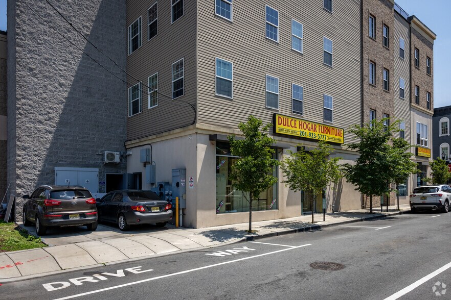 More Photos Of 4401 Bergenline Ave, Union City Apartments For Sale