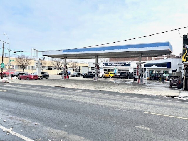 Primary Photo Of 3904 Skillman Ave, Sunnyside Auto Repair For Sale