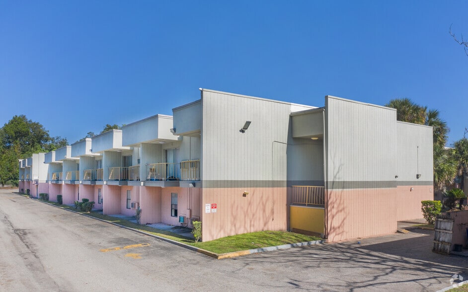 More Photos Of 6237 Arlington Expy, Jacksonville Hotel For Sale