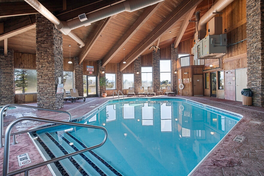 More Photos Of 1424 W Pine St, Pinedale Hotel For Sale