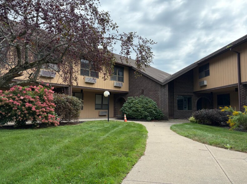 Primary Photo Of 105 Lake Hill Rd, Burnt Hills Medical For Lease