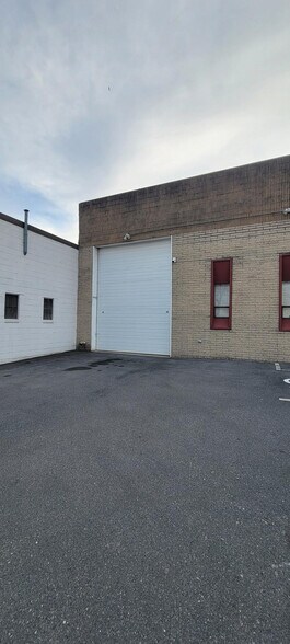 More Photos Of 5207-5209 Holland Dr, Beltsville Warehouse For Sale