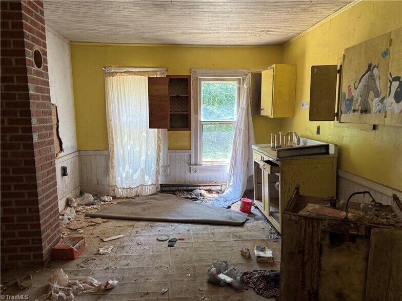 More Photos Of 607 Kirby Rd, King Land For Sale