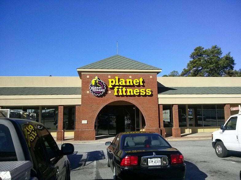 More Photos Of 4519 Woodruff Rd, Columbus General Retail For Lease