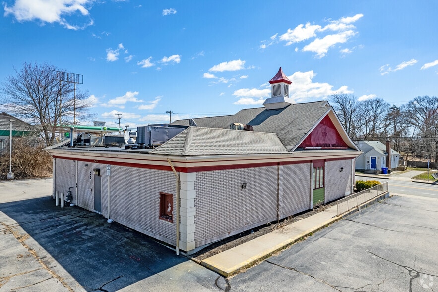 More Photos Of 1883 Mineral Spring Ave, North Providence Restaurant For Sale