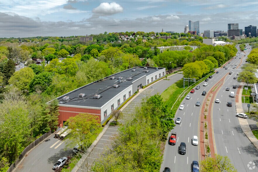 More Photos Of 50 Tarrytown Rd, White Plains Freestanding For Sale