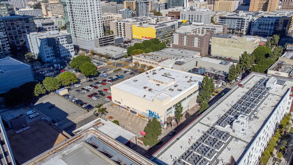 More Photos Of 1101-1111 S Hill St, Los Angeles Manufacturing For Sale