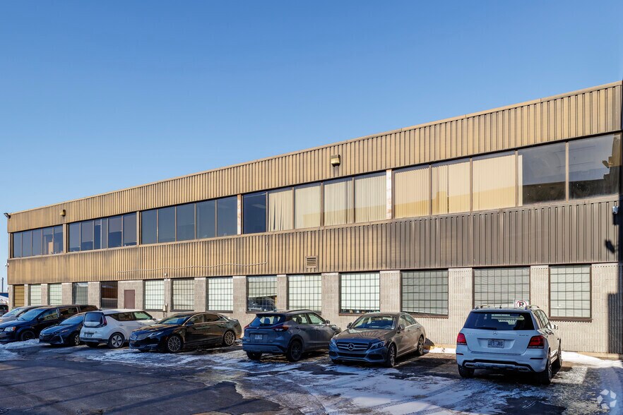 More Photos Of 5415 Rue Paré, Mt Royal Office For Lease